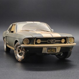 Ford Mustang Coupe 1967 Creed II 1:18