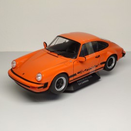 Porsche 911 930 3.0 Carrera 1:18