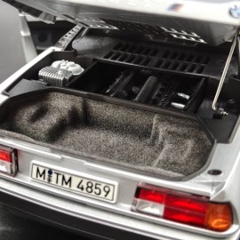 BMW M1 1978 1:18