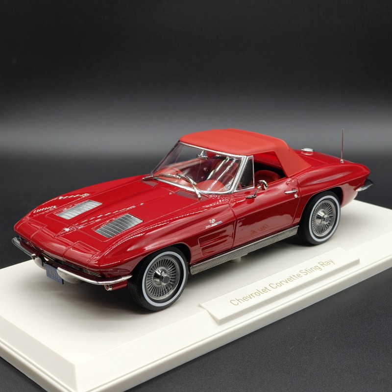 Chevrolet Corvette Stingray Convertible 1:18