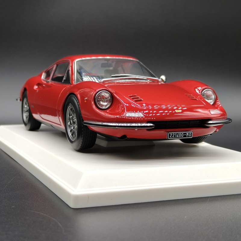 PYRAGRIC 1/18 - FERRARI DINO 246 GT - No. 61150 - V6 DOHC 2418cc 235 Km/h 195 HP