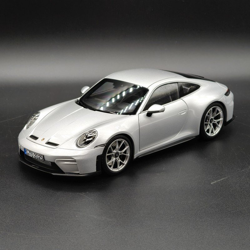 Porsche 911 GT3 Touring 1:18