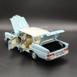 Mercedes 220 SE W111 1965 1:18