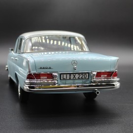Mercedes 220 SE W111 1965 1:18
