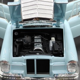 Mercedes 220 SE W111 1965 1:18