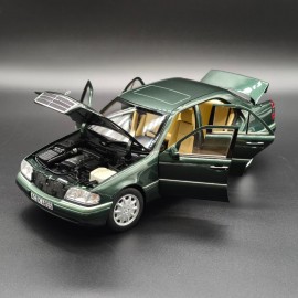 Mercedes C Class W202 1993 1:18