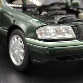 Mercedes C Class W202 1993 1:18