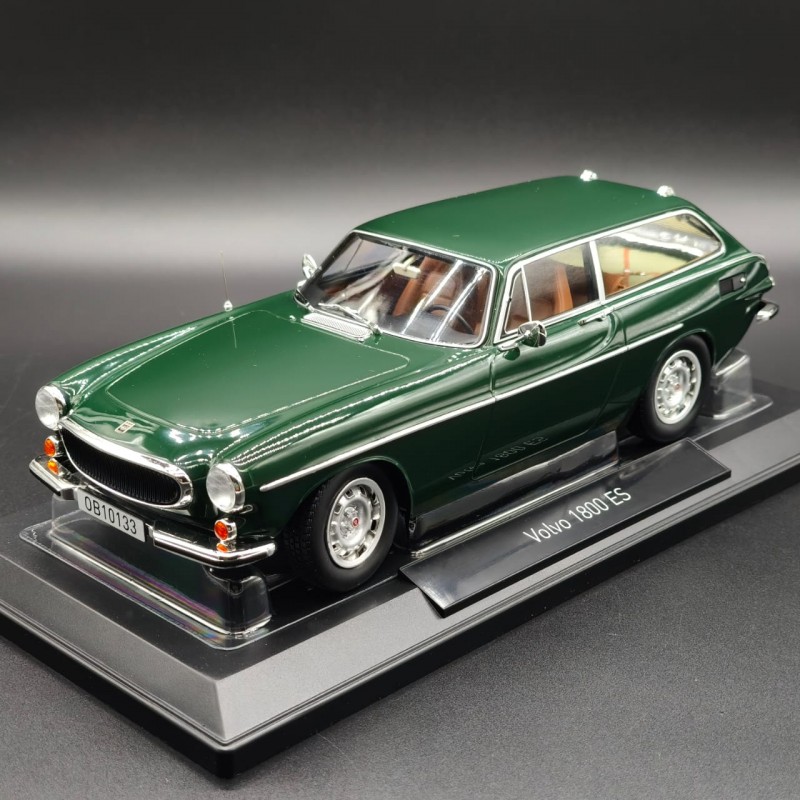 Volvo 1800 ES 1:18
