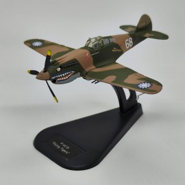 P40 Curtiss Warhawk 1:100