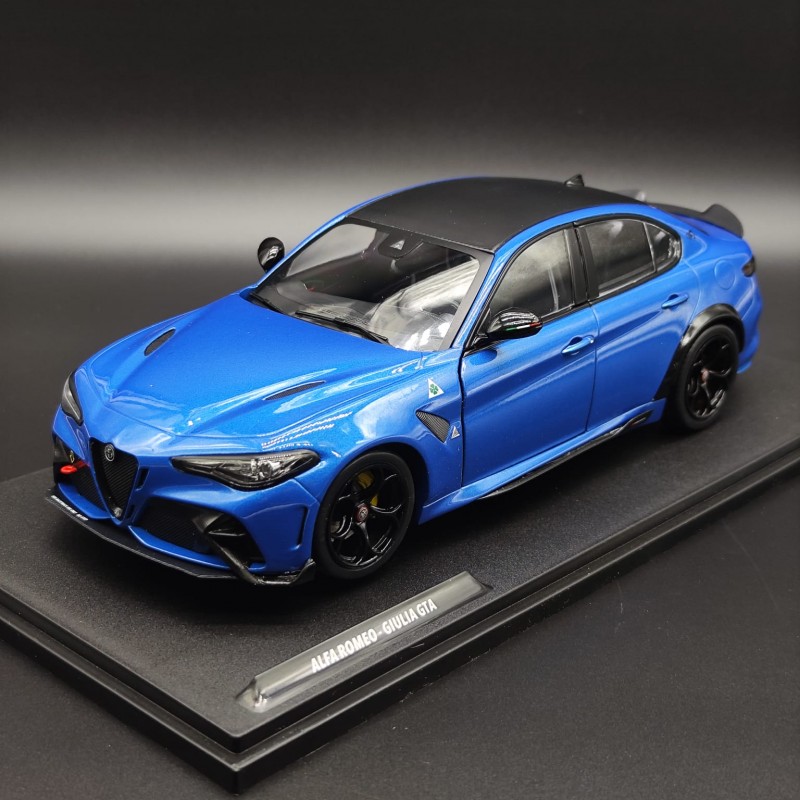 Alfa Romeo Giulia GTA 1:18