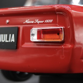 Alfa Romeo Giulia Nuova Super 1974 1:18