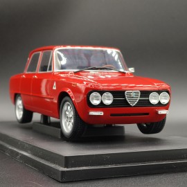 Alfa Romeo Giulia Nuova Super 1974 1:18