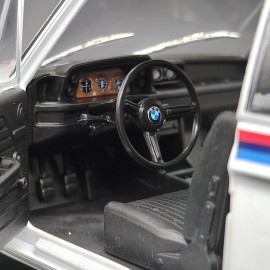 BMW 2002 Tii 1:18