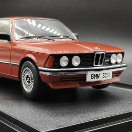 BMW 323i E21 1:18