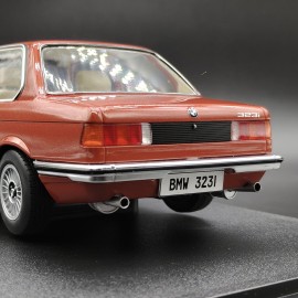 BMW 323i E21 1:18