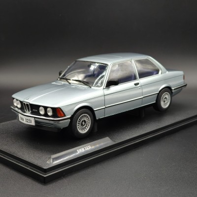 BMW 323i E21 1:18