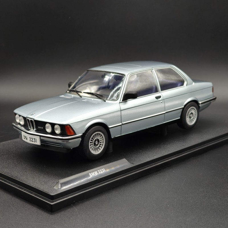 BMW 323i E21 1:18