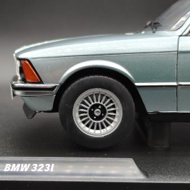 BMW 323i E21 1:18