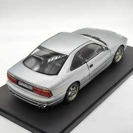 BMW 850 CSI E31 1:18