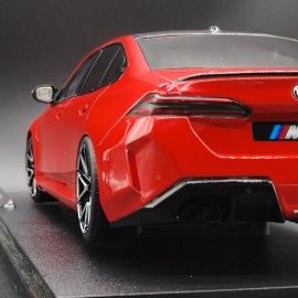 BMW M5 Sedan G90 1:18