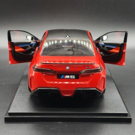 BMW M5 Sedan G90 1:18