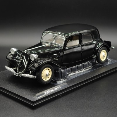 Citroen Traction 11CV 1:18