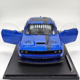 Dodge Challenger RT Scat Pack Widebody 1:18