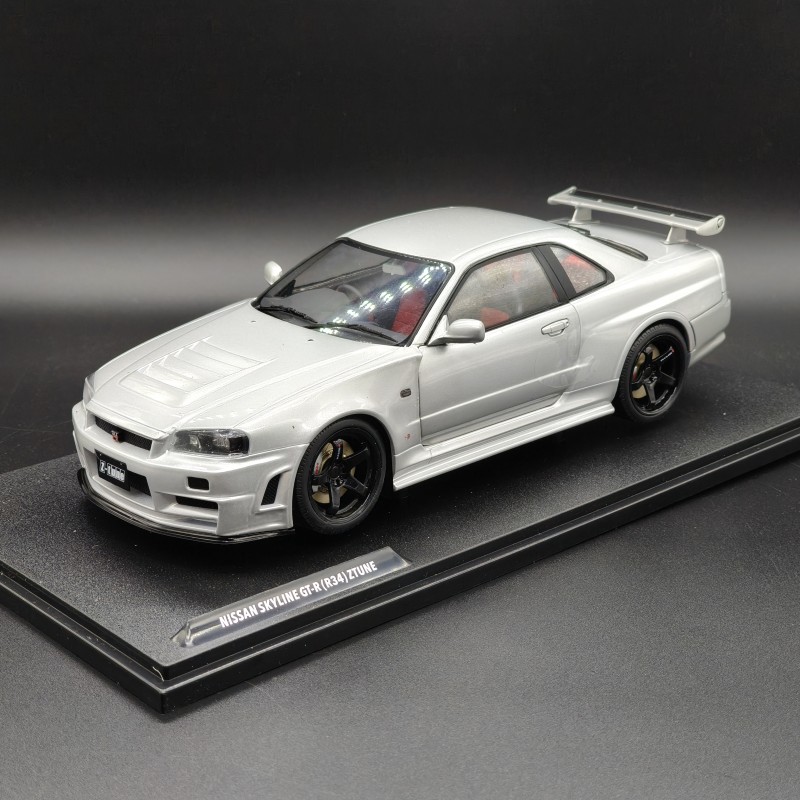 Nissan Skyline GT-R R34 Ztune 1:18