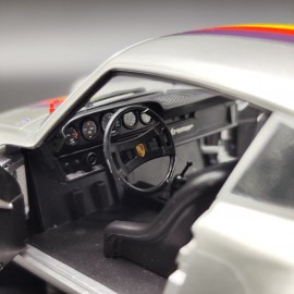 Porsche 911 RSR 1:18