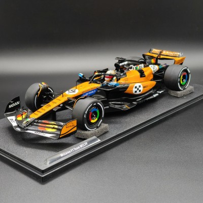 McLaren MCL39 Mercedes O. Piastri 2025 1:18