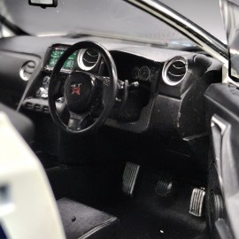 Nissan Skyline GT-R R35 LBWK Body Kit Type 2 Martini 1:18