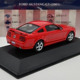 Ford Mustang GT 2005 1:43