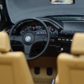 BMW E30 3 Series Cabriloet 1:18