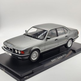 BMW E32 7-Series 1:18