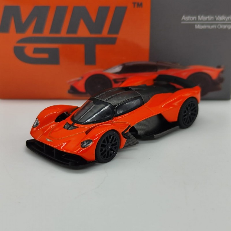 Aston Martin Valkyrie 1:64