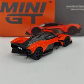 Aston Martin Valkyrie 1:64