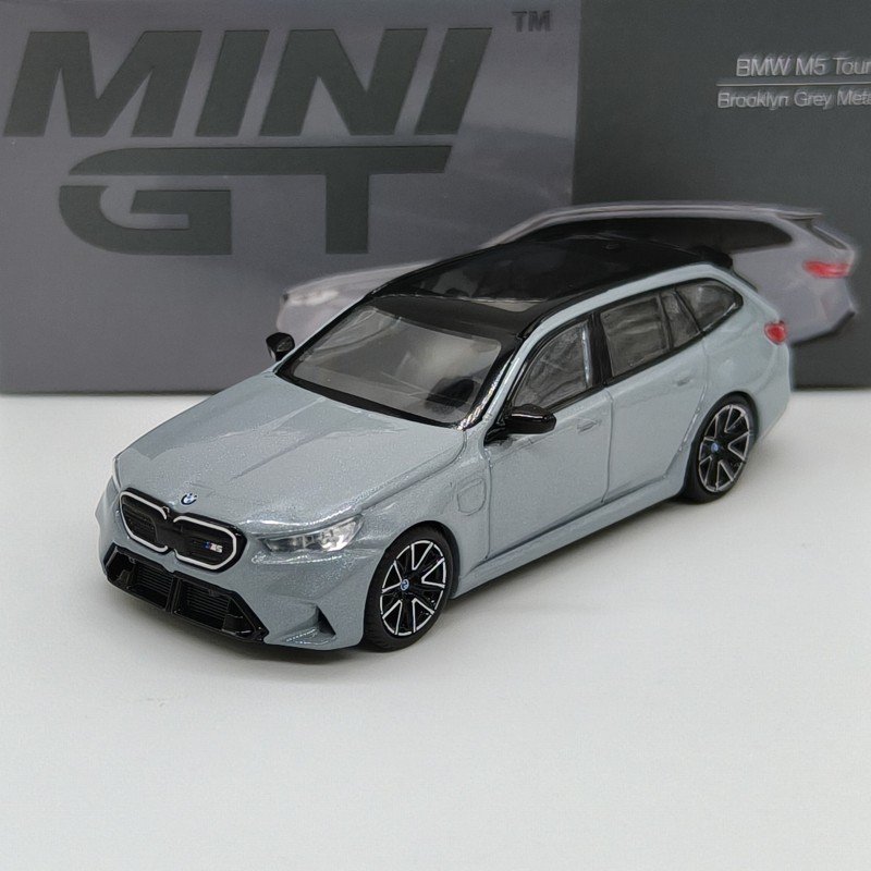 BMW M5 Touring G99 1:64
