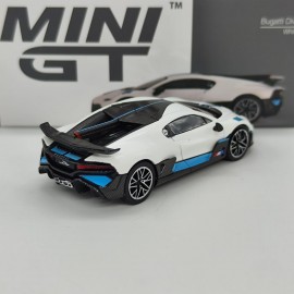 Bugatti Divo 1:64