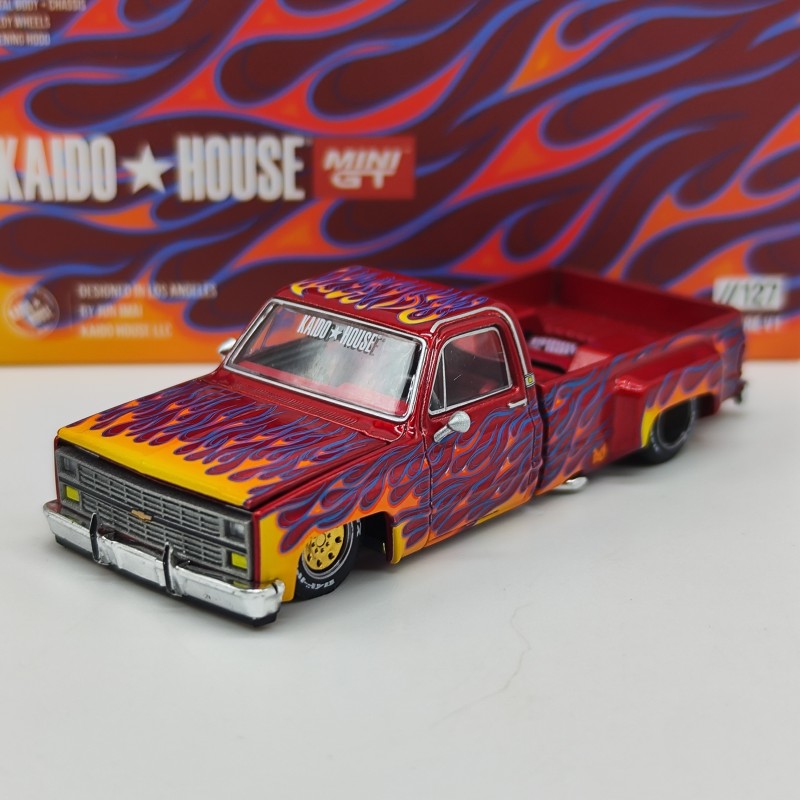 Chevrolet Silverado Dually on Fire V1 1:64