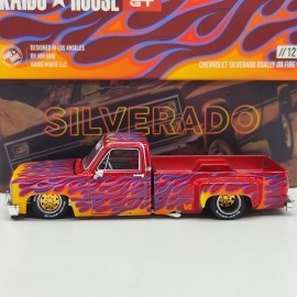 Chevrolet Silverado Dually on Fire V1 1:64
