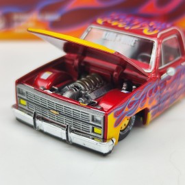Chevrolet Silverado Dually on Fire V1 1:64
