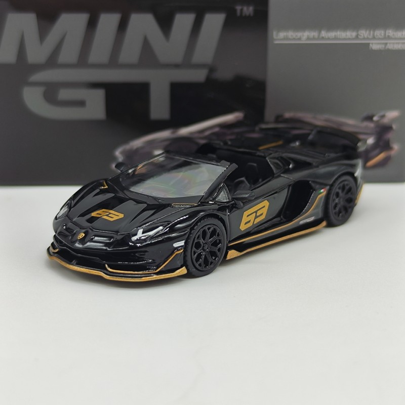 Lamborghini Aventador SVJ 63 Roadster 1:64