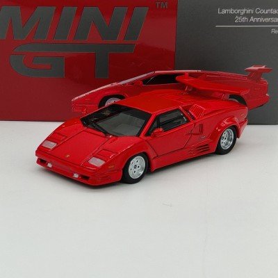 Lamborghini Countach 25th Anniversary 1:64