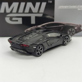 Lamborghini Countach LPI 800-4 1:64