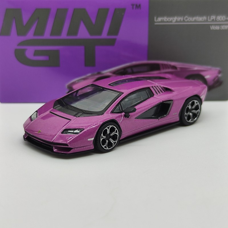 Lamborghini Countach LPI 800-4 1:64