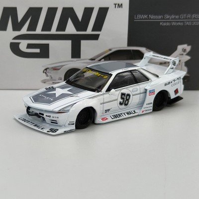 Nissan Skyline GT-R R32 LBWK 1:64