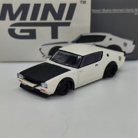 Nissan Skyline Kenmeri LBWK 1:64