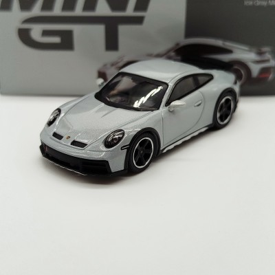 Porsche 911 Dakar 1:64