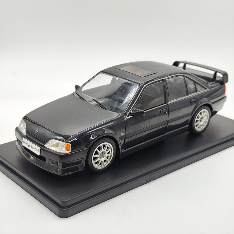 Opel Omega Evolution 500 1991 1:24