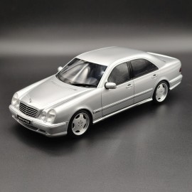 Mercedes E55 AMG W210 1:18